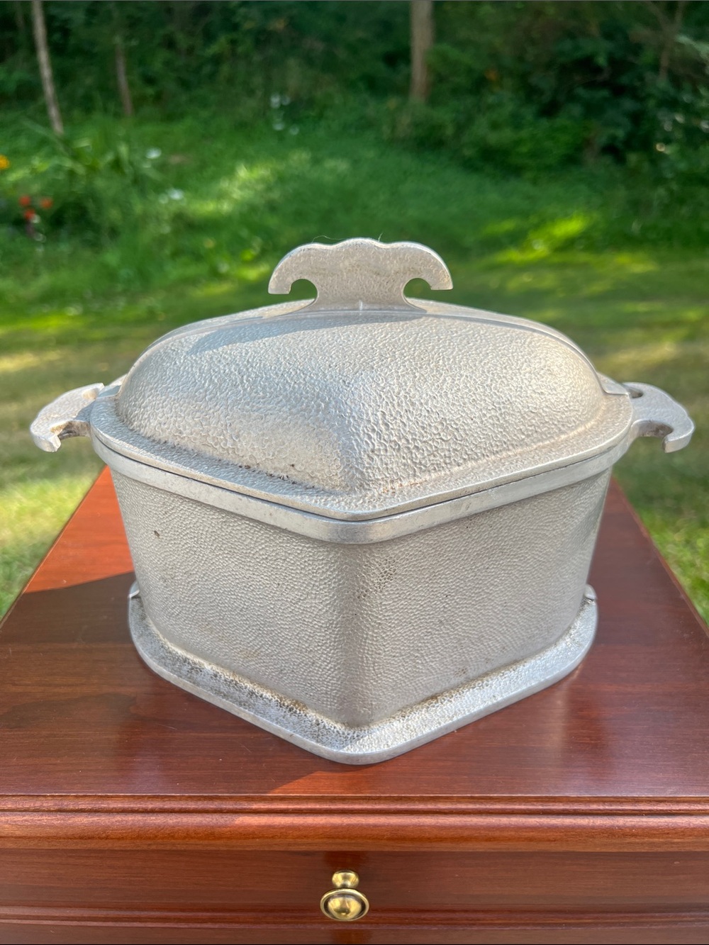 Vintage Hammered Aluminum Guardian Service Triangular Cook Pot w/ Lid Casserole